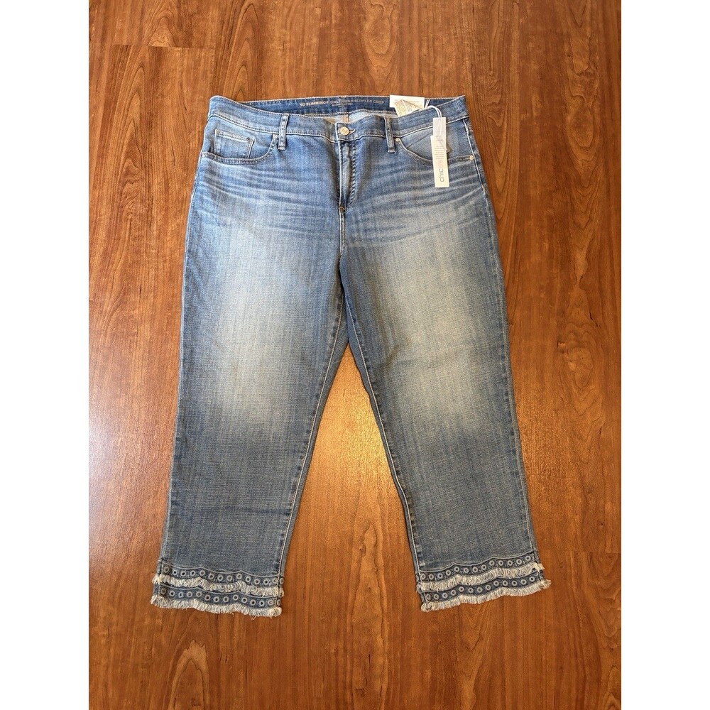 Chico’s So Slimming Girlfriend Slim Leg Crop Jeans Sz 16 (3) Eyelet Fray Blue